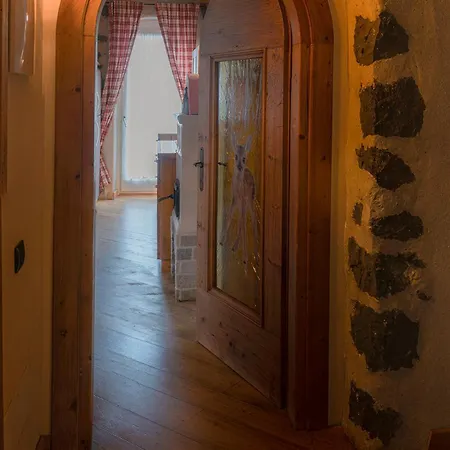 Aparthotel Castel Madonna San Martino Di Castrozza