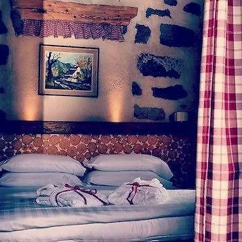Historic Madonna Apartahotel